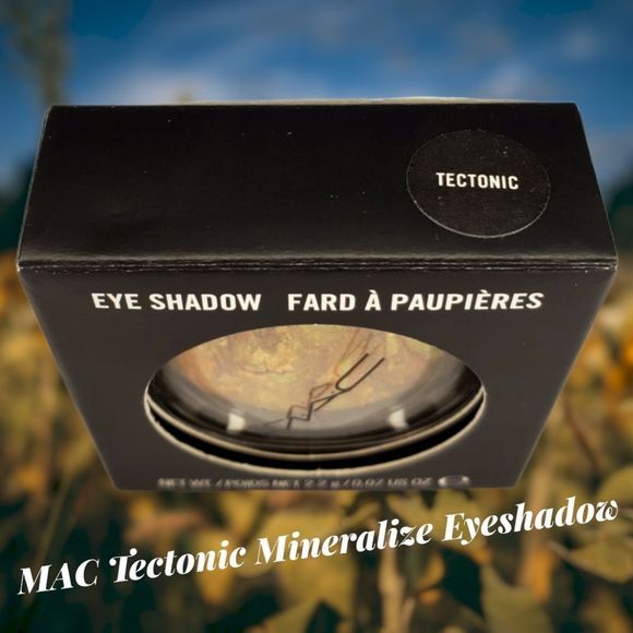 MAC Tectonic Mineralize Eyeshadow - Picture 5 of 7
